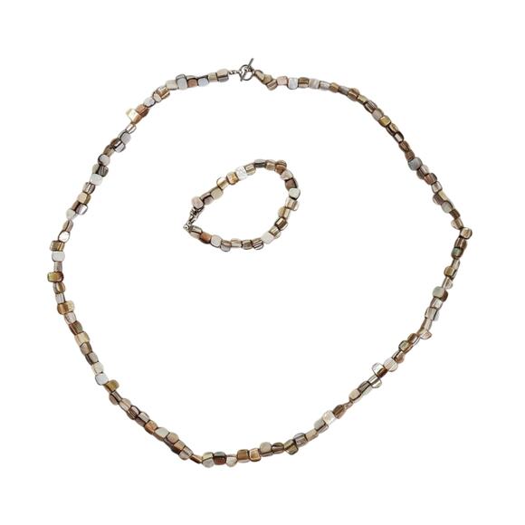 Vintage Mother of Pearl Necklace and Bracelet Set Handcrafted One Size - Picture 2 of 11